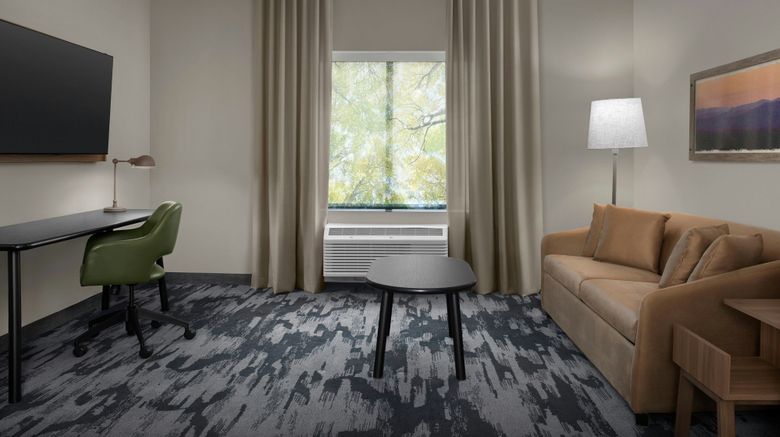 <b>Fairfield Inn & Suites Marriott Room</b>. Images powered by <a href="https://www.leonardoworldwide.com/" title="Leonardo Worldwide" target="_blank">Leonardo</a>.