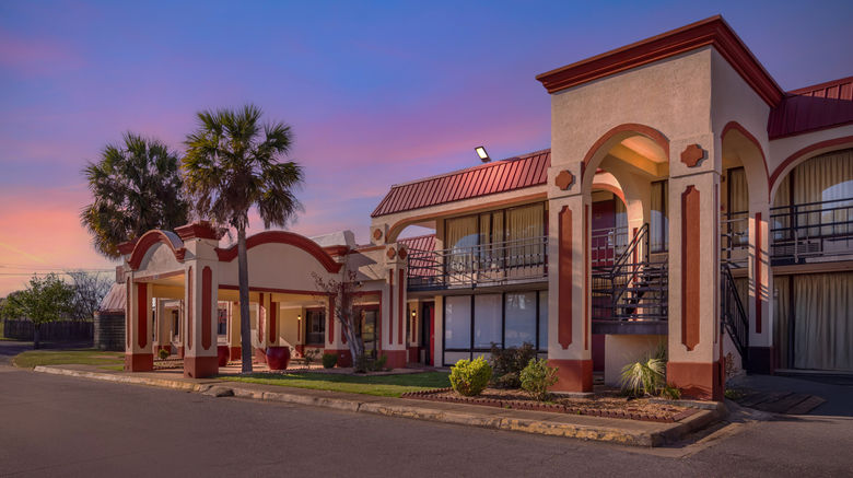 <b>HomeTowne Studios Montgomery - Midtown Exterior</b>. Images powered by <a href="https://www.leonardoworldwide.com/" title="Leonardo Worldwide" target="_blank">Leonardo</a>.