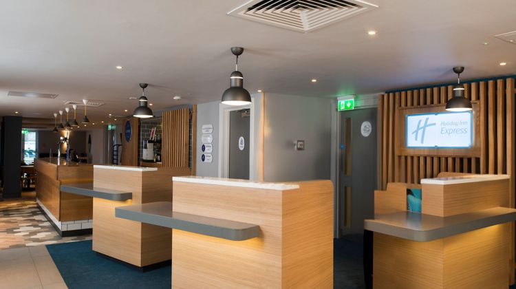 Holiday Inn Express Edinburgh Waterfront Exterior