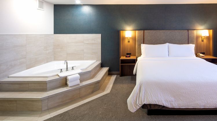 Holiday Inn Hinton Room