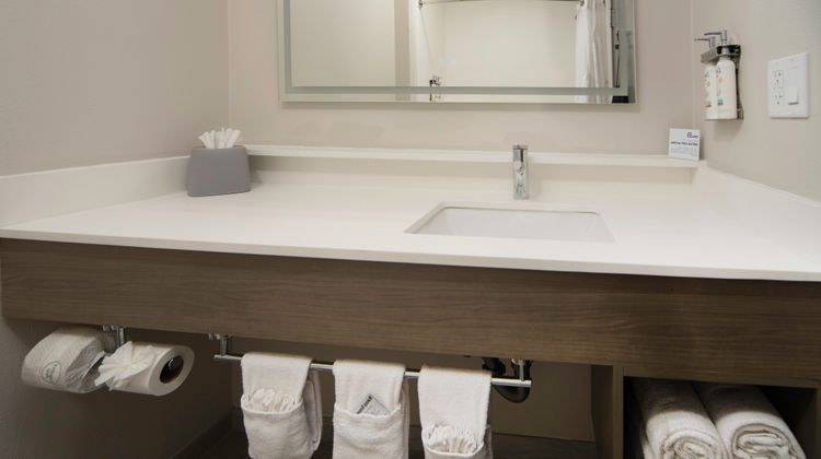 Holiday Inn Express Indianapolis East Room