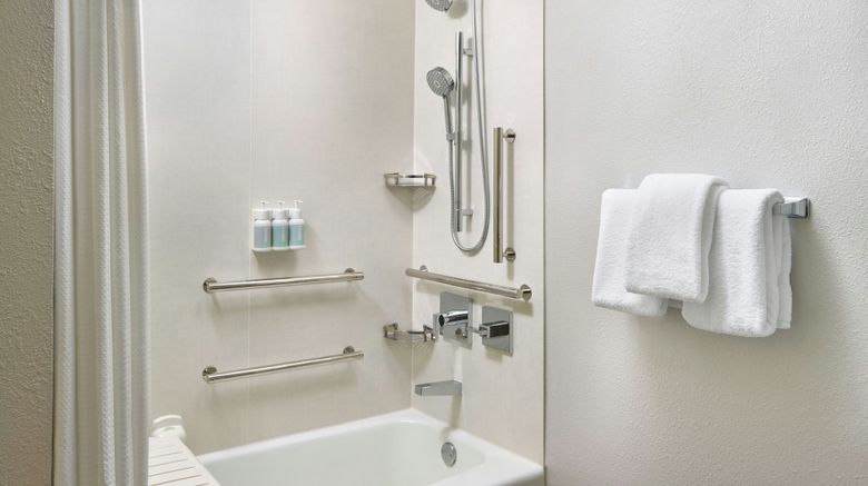 <b>Courtyard by Marriott Parsippany Room</b>. Images powered by <a href="https://www.leonardoworldwide.com/" title="Leonardo Worldwide" target="_blank">Leonardo</a>.