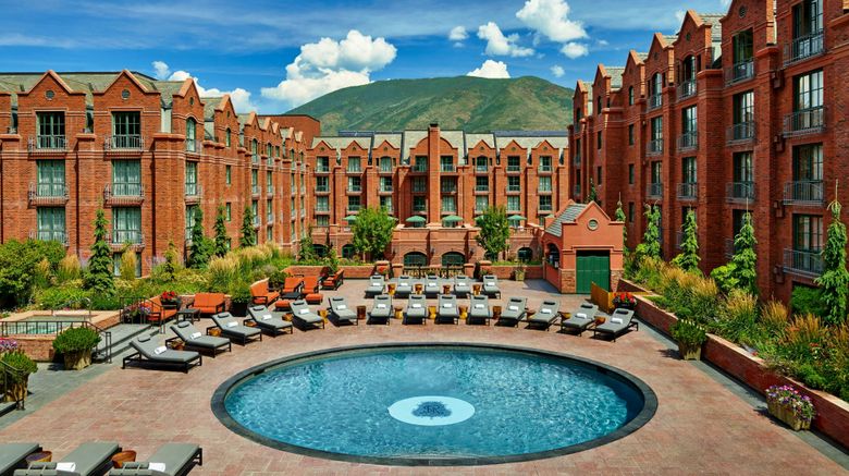 <b>The St. Regis Aspen Resort Pool</b>. Images powered by <a href="https://www.leonardoworldwide.com/" title="Leonardo Worldwide" target="_blank">Leonardo</a>.