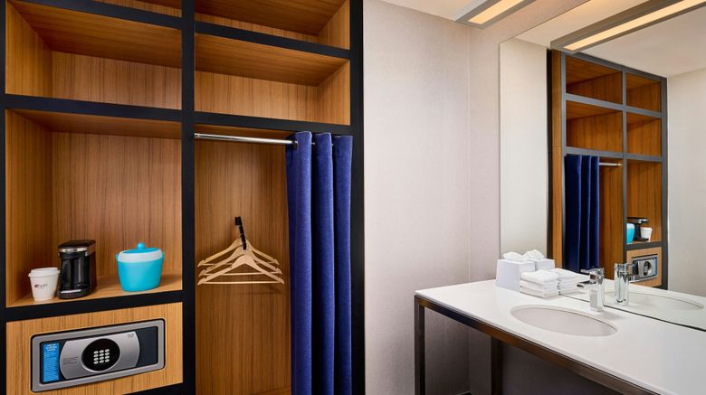 <b>aloft Vaughan Mills Room</b>. Images powered by <a href="https://www.leonardoworldwide.com/" title="Leonardo Worldwide" target="_blank">Leonardo</a>.