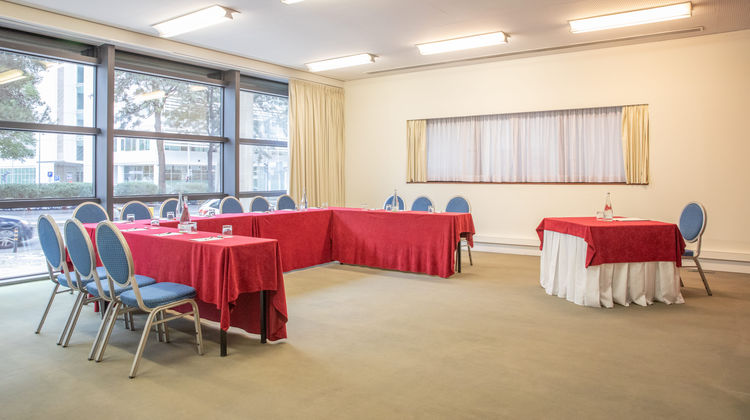 VIP Executive Art's Hotel Meeting