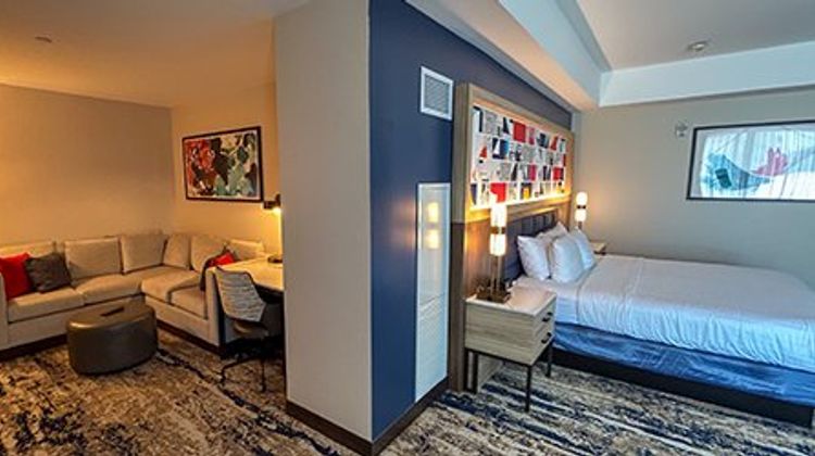 The Landing Hotel Pittsburgh Suite