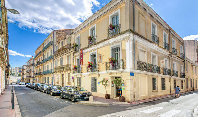 Aragon Hotel Exterior