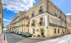 Aragon Hotel