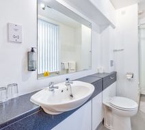 The Derby Hotel & Conference Centre Room