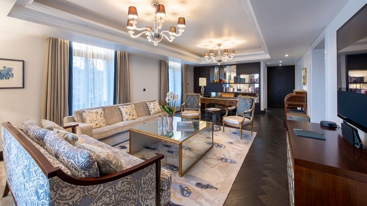 Royal Savoy Hotel & Spa Suite