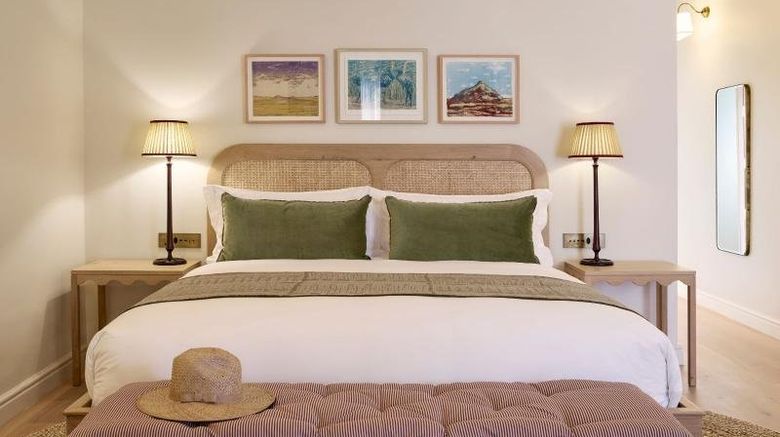 <b>The Spier Hotel Room</b>. Images powered by <a href="https://www.leonardoworldwide.com/" title="Leonardo Worldwide" target="_blank">Leonardo</a>.
