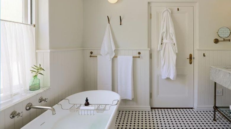 <b>The Spier Hotel Room</b>. Images powered by <a href="https://www.leonardoworldwide.com/" title="Leonardo Worldwide" target="_blank">Leonardo</a>.