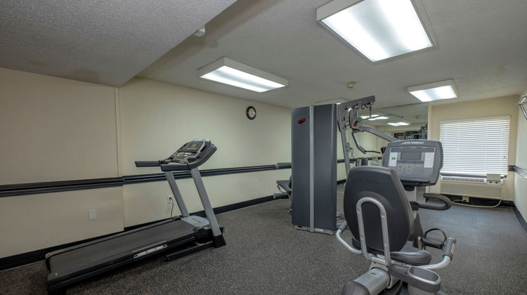 Red Roof Inn Charlotte – University Health Club