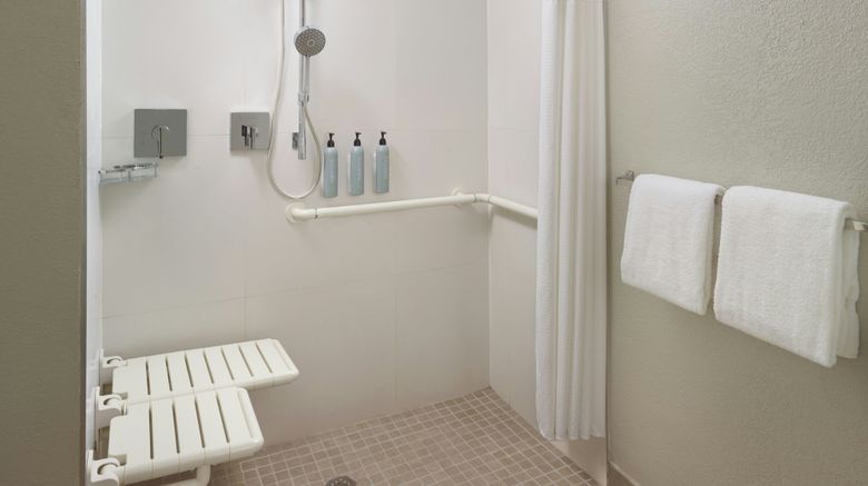 <b>Courtyard by Marriott West Palm Beach Room</b>. Images powered by <a href="https://www.leonardoworldwide.com/" title="Leonardo Worldwide" target="_blank">Leonardo</a>.