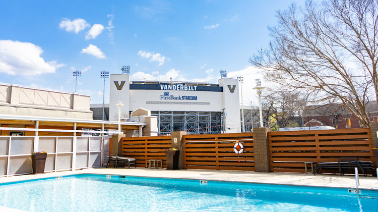 Holiday Inn Vanderbilt Downtown Pool