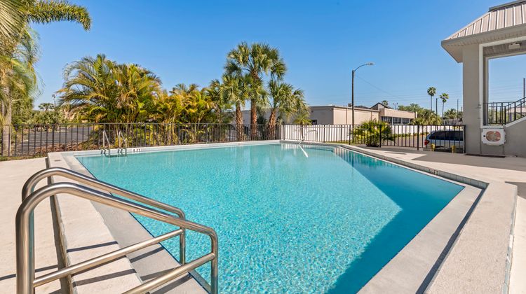 Red Roof Inn Kissimmee Pool