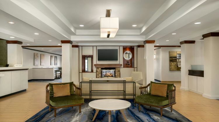 Fairfield Inn & Suites Lobby