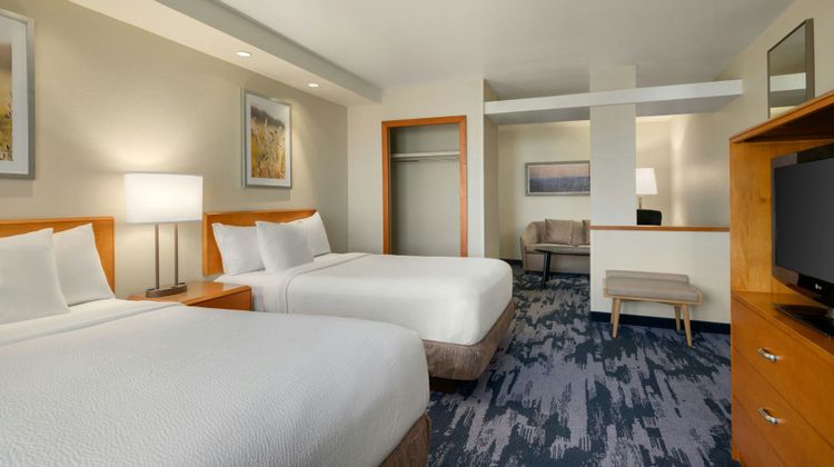 Fairfield Inn & Suites Suite