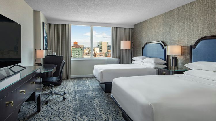 Sheraton LaGuardia East Hotel Room
