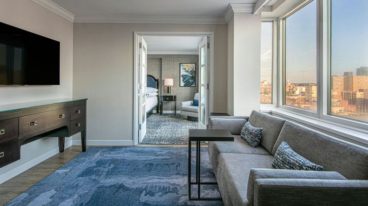 Sheraton LaGuardia East Hotel Suite