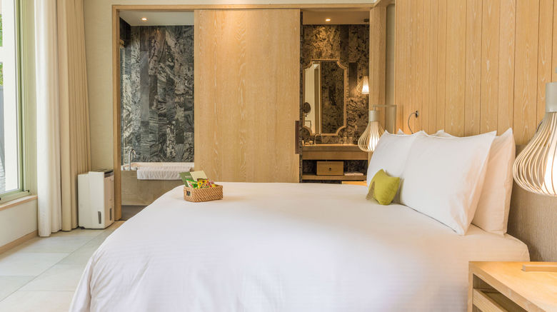 <b>Gloria Manor Suite</b>. Images powered by <a href="https://www.leonardoworldwide.com/" title="Leonardo Worldwide" target="_blank">Leonardo</a>.