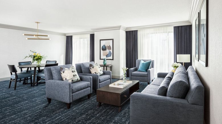<b>Chelsea Hotel, Toronto Suite</b>. Images powered by <a href="https://www.leonardoworldwide.com/" title="Leonardo Worldwide" target="_blank">Leonardo</a>.