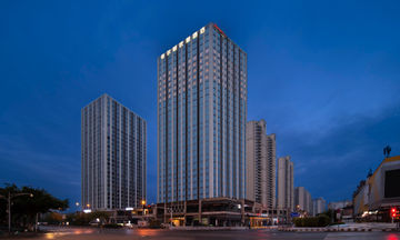 Hampton Leshan Shizhong District