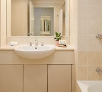 Visy Dior Room