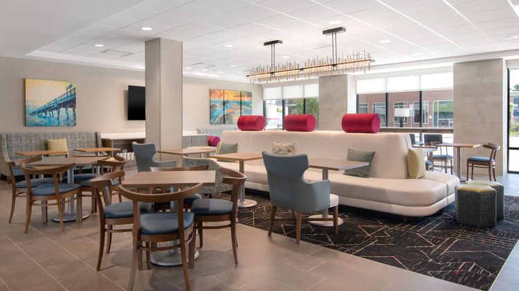 Home2 Suites Jacksonville Downtown Lobby
