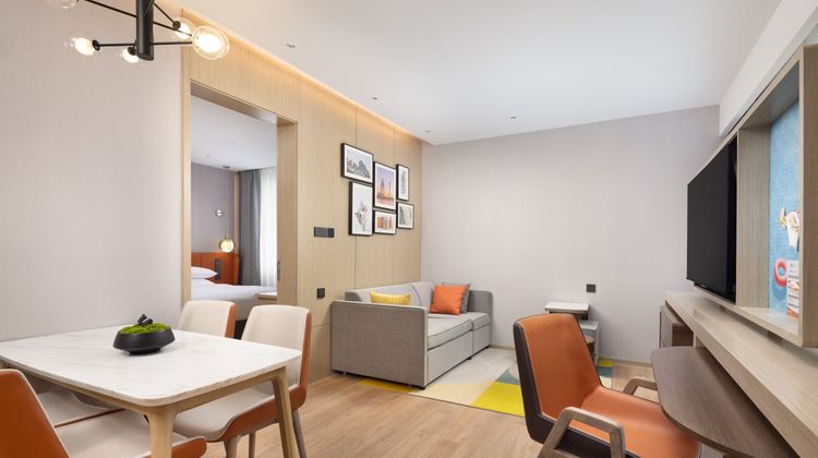Home2 Suites by Hilton Baiyun Airport W Room