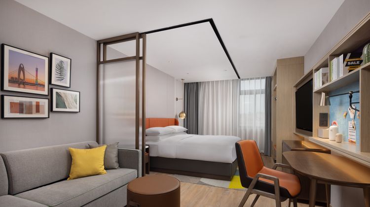 Home2 Suites by Hilton Baiyun Airport W Room