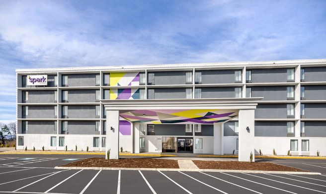 Spark by Hilton Roanoke Airport Exterior