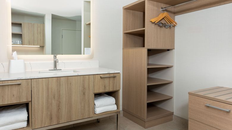 <b>Homewood Cypress Orange County Room</b>. Images powered by <a href="https://www.leonardoworldwide.com/" title="Leonardo Worldwide" target="_blank">Leonardo</a>.