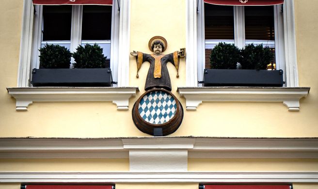 Munchner Kindl Exterior