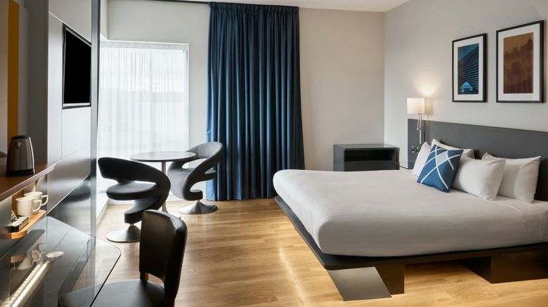 <b>Four Points Flex by Sheraton Dundee Room</b>. Images powered by <a href="https://www.leonardoworldwide.com/" title="Leonardo Worldwide" target="_blank">Leonardo</a>.