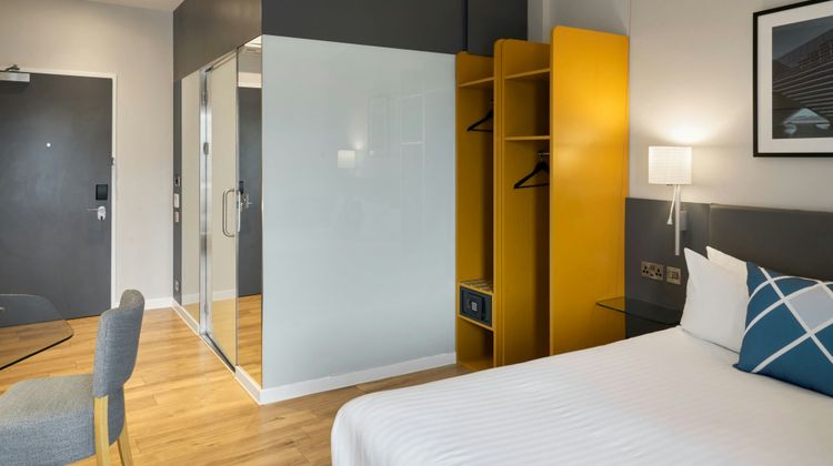 Four Points Flex by Sheraton Dundee Room