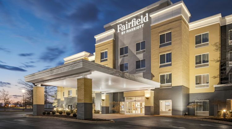 Fairfield Inn & Suites Louisville East Exterior