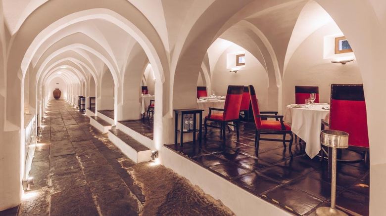 <b>Convento do Espinheiro Resort & Spa Restaurant</b>. Images powered by <a href="https://www.leonardoworldwide.com/" title="Leonardo Worldwide" target="_blank">Leonardo</a>.