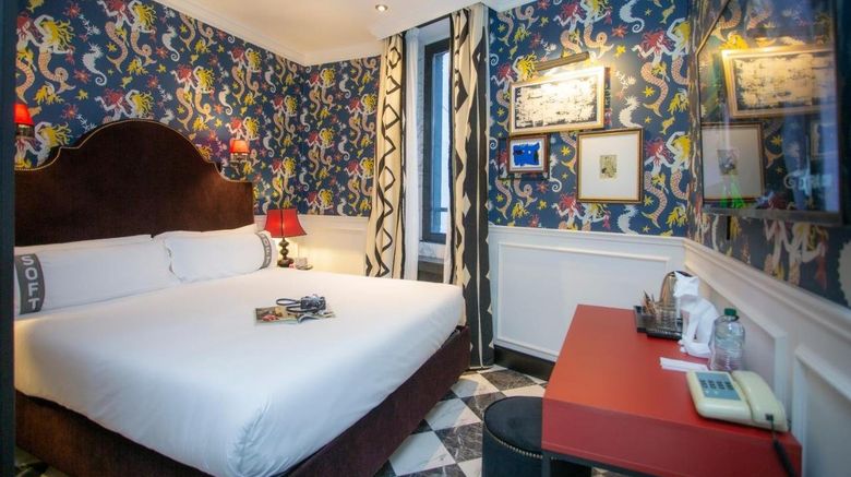 <b>Casual Eclettico Milano Room</b>. Images powered by <a href="https://www.leonardoworldwide.com/" title="Leonardo Worldwide" target="_blank">Leonardo</a>.