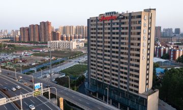 Hampton Inn Wuhan Baishazhou Avenue