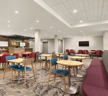 Home2 Suites Hilton San Juan Lobby