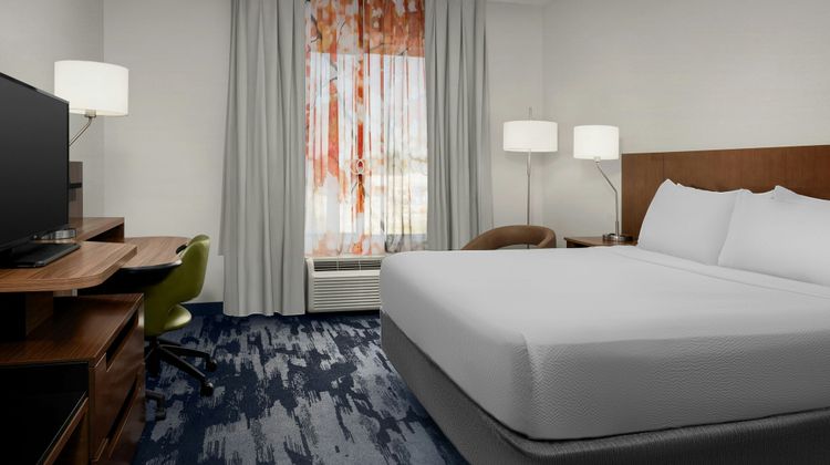 Fairfield Inn/Suites Atlanta Stockbridge Room