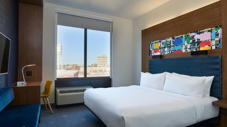 <b>Aloft Durham Downtown Room</b>. Images powered by <a href="https://www.leonardoworldwide.com/" title="Leonardo Worldwide" target="_blank">Leonardo</a>.