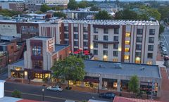 Hotel Warner