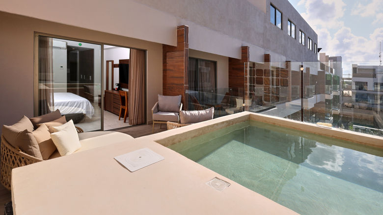<b>Holiday Inn Tulum Downtown Suite</b>. Images powered by <a href="https://www.leonardoworldwide.com/" title="Leonardo Worldwide" target="_blank">Leonardo</a>.