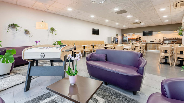 Ibis Maubeuge Lobby