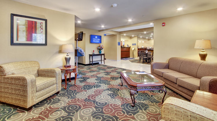 Cobblestone Hotel & Suites Waynesboro Lobby