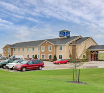 Cobblestone Hotel & Suites Waynesboro Exterior