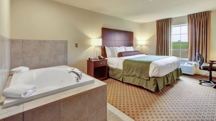 Cobblestone Hotel & Suites Waynesboro Suite