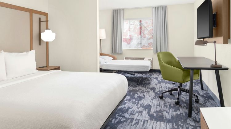 Fairfield Inn & Suites Jackson Suite